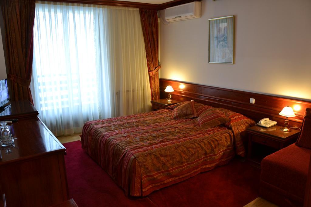 Hotel Dva Bisera Лагадин Екстериор снимка