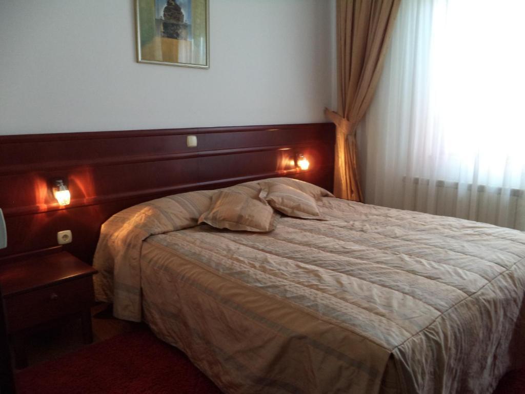 Hotel Dva Bisera Лагадин Стая снимка