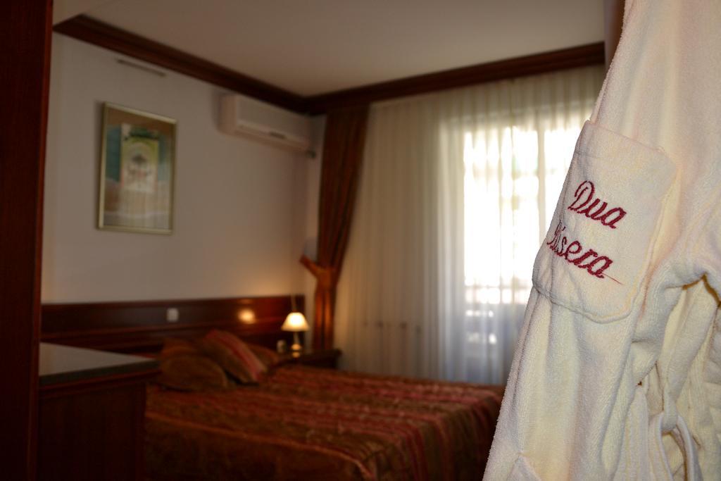 Hotel Dva Bisera Лагадин Екстериор снимка