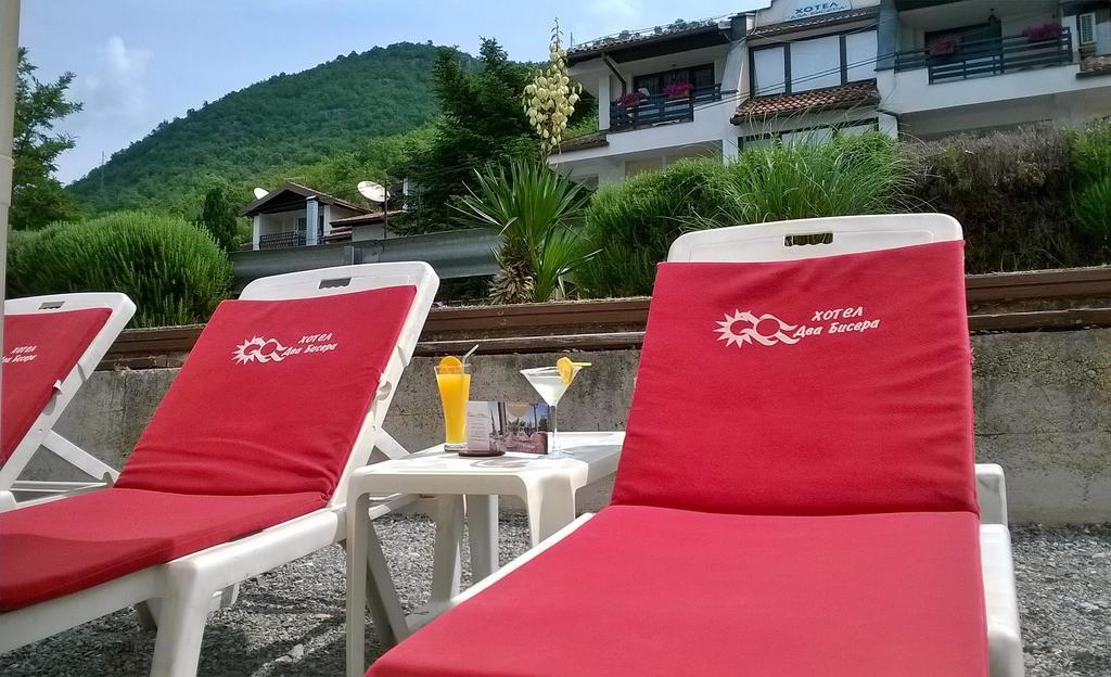 Hotel Dva Bisera Лагадин Екстериор снимка
