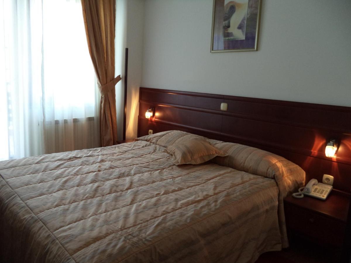 Hotel Dva Bisera Лагадин Стая снимка
